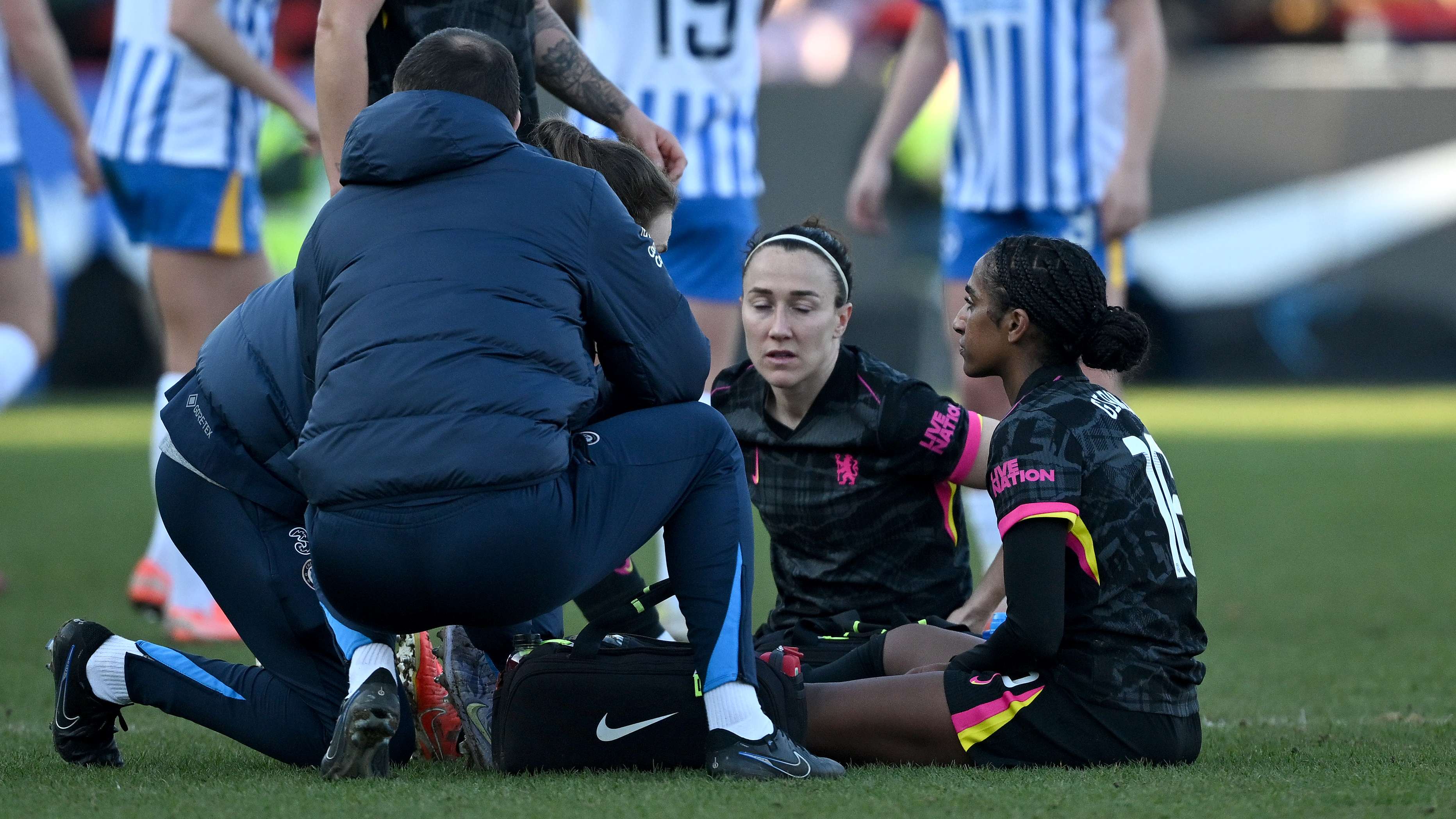 特别是在比 特别是在比